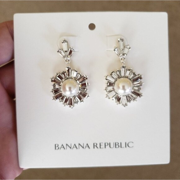 NWT Banana Republic Crystal/Pearl Drop Earrings - Picture 1 of 8